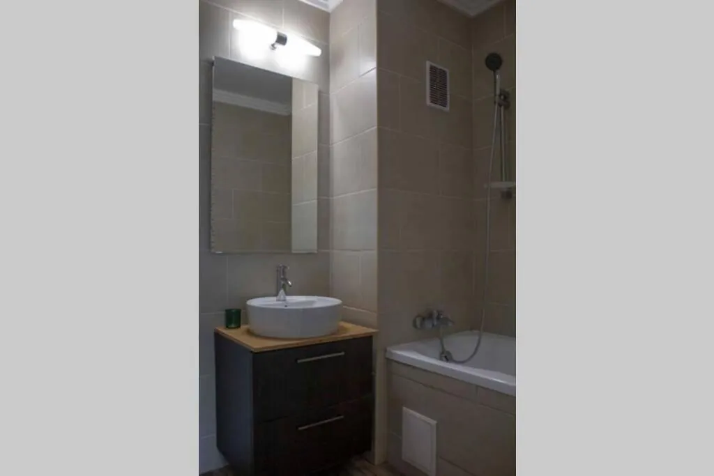 Beautiful Air-Conditioned Apartment In The Centre 데브레첸