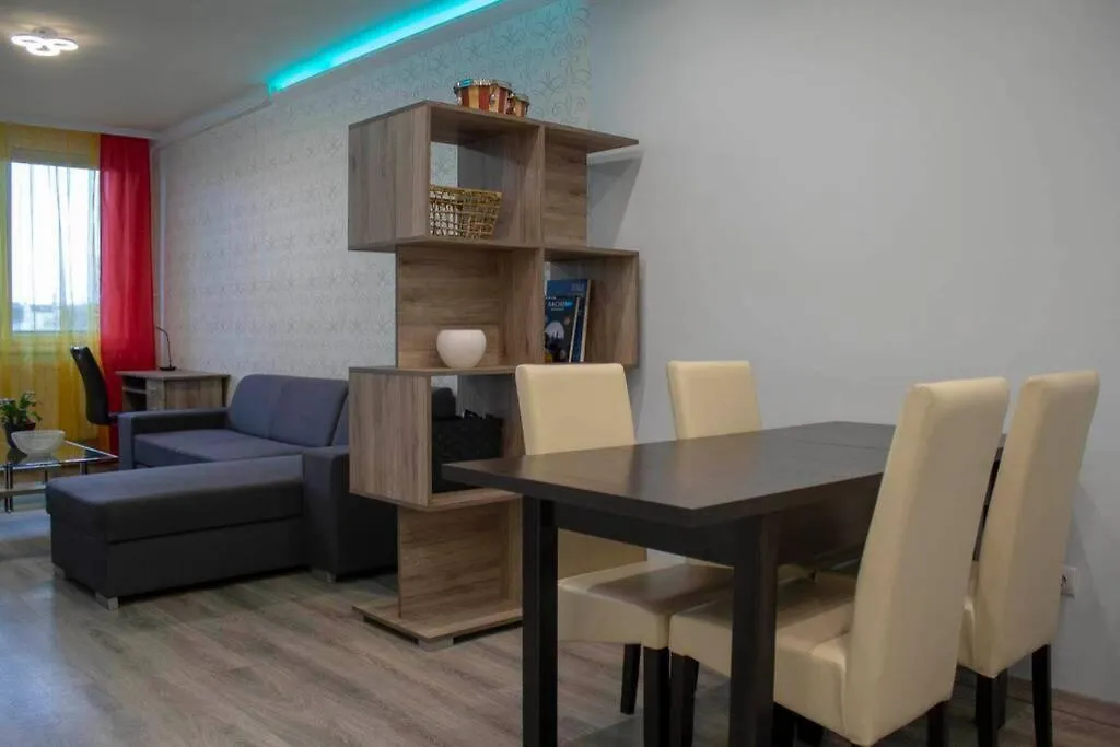 Beautiful Air-Conditioned Apartment In The Centre 데브레첸